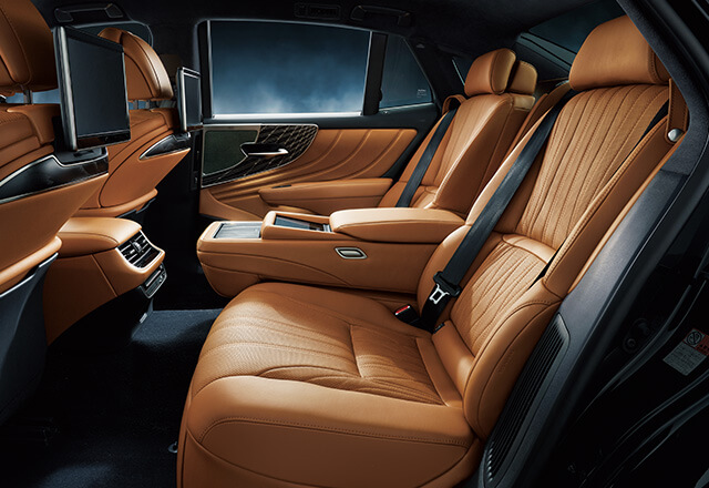 レクサスの内装は安っぽい 高級感がある 車内のカラーやデザインをご紹介